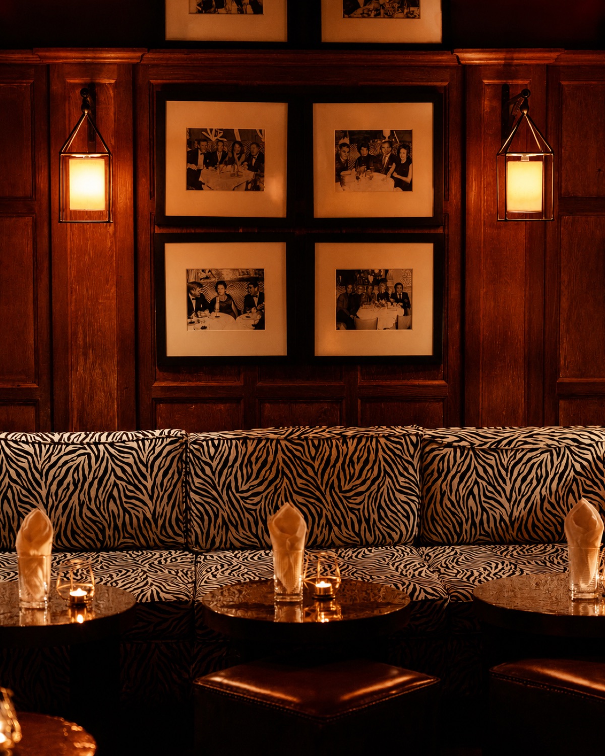 Banquettes zébrées et photos du club new-yorkais d'origine à El Morocco Club